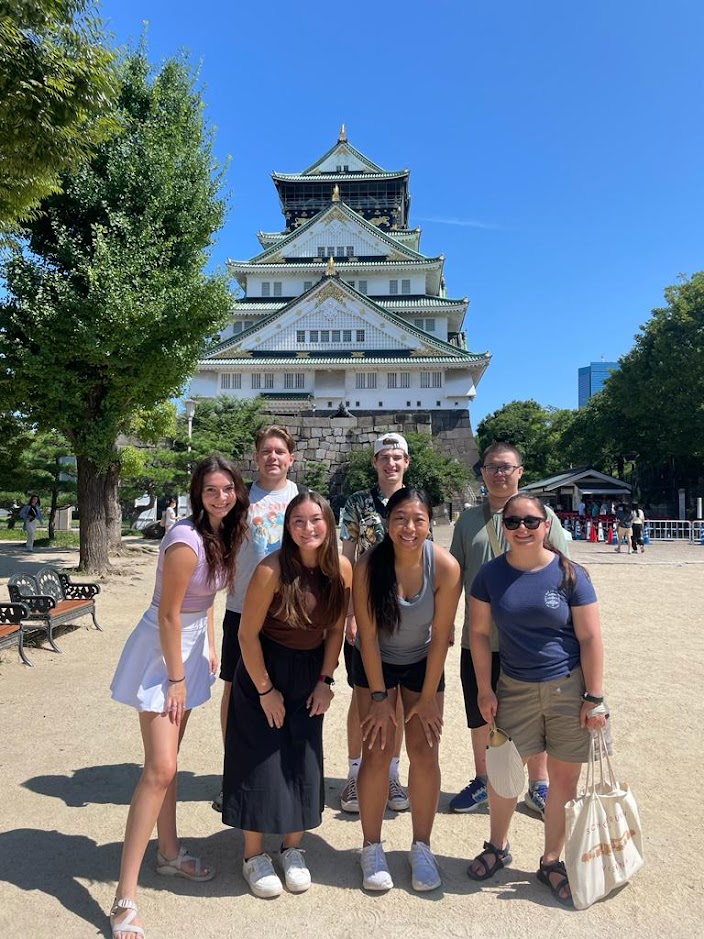 study abroad group shot in Asia 