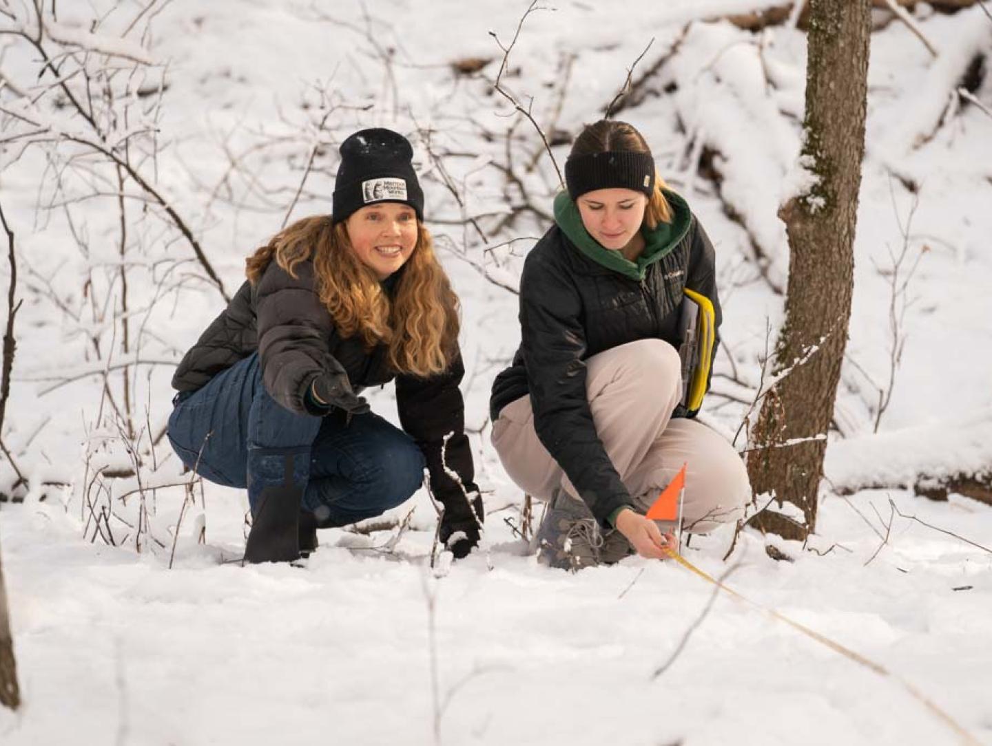 outdoor winter class biology Jennifer Smith faculty
