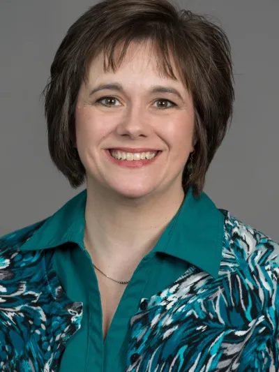Lori Cruciani headshot