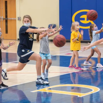 girls basketball camps student coaches 