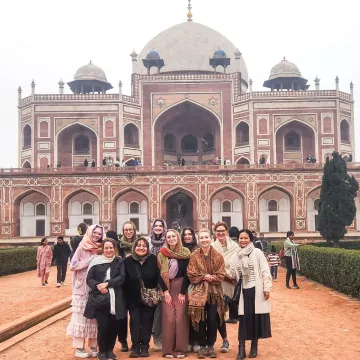 Immersion group in front of Taj Mahal 