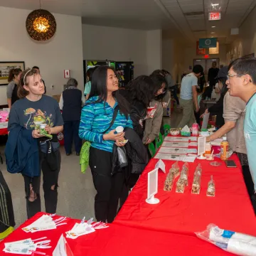 Students visiting the Minnesota Taiwanese Group at CultureFest 2023