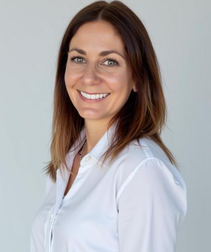 Headshot of employee Sarah Brandenburg