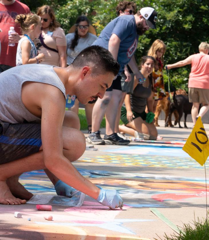 chalkfest artist and crowd 